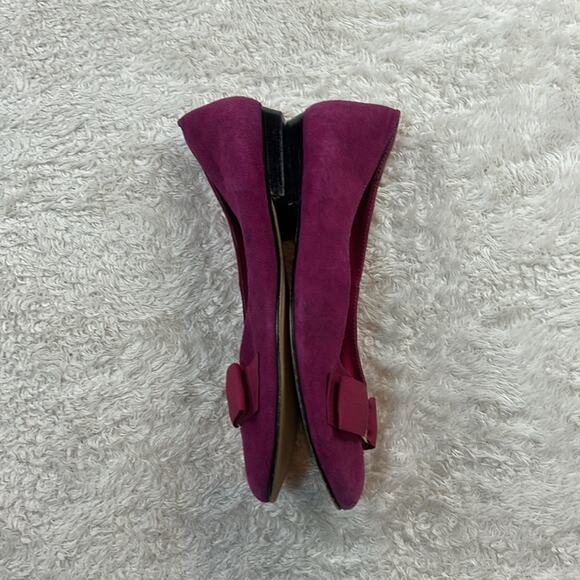 Vintage 80s Sutton Plaza magenta suede bow tow flats, 9 - Picture 4 of 10